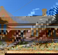 The Monarch Tumut - Dalby Accommodation