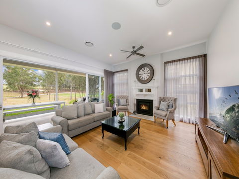 The Grey House - Dalby Accommodation 0