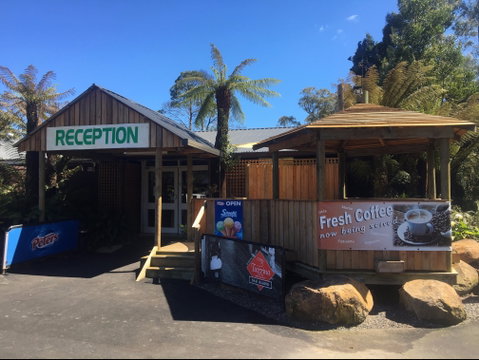 Tullah Lakeside Lodge - Dalby Accommodation 0