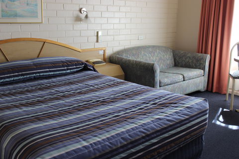 Tumut Motor Inn - Dalby Accommodation 1