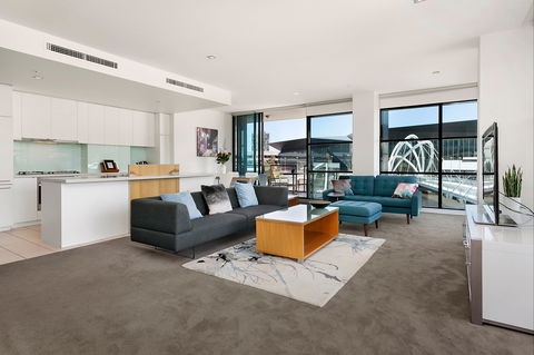 Waterfront Melbourne Apartments - Dalby Accommodation 2