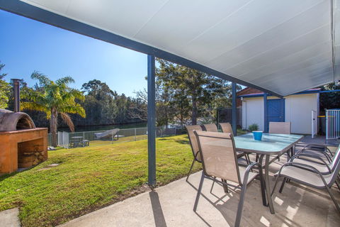 Waterfront Wonder At Lake Conjola - Dalby Accommodation 1