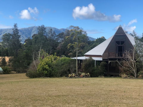 Wobbly Boot Estate - Dalby Accommodation 0