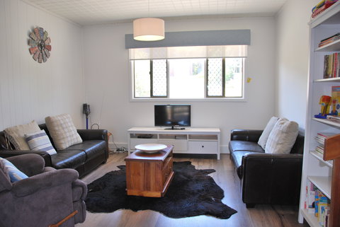 20 Elizabeth Crescent, Carrickalinga - Dalby Accommodation 1