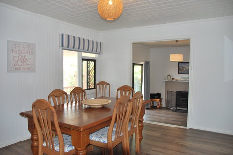 20 Elizabeth Crescent, Carrickalinga - Dalby Accommodation 2