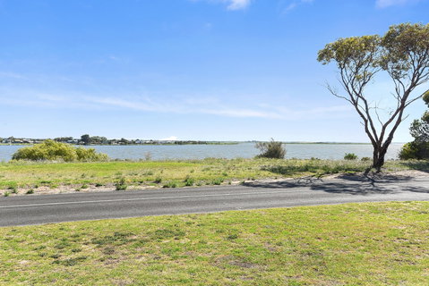 25 Captain Sturt Parade - Hindmarsh Island - Dalby Accommodation 2