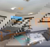 30 Strangways - Dalby Accommodation