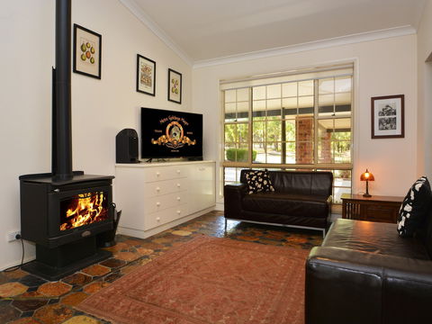 Abelia House B&B - Dalby Accommodation 1