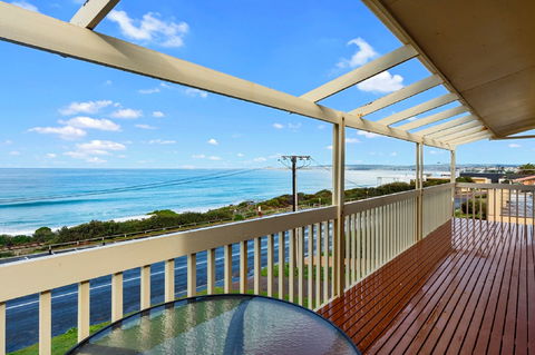 Absolute Boomer - Dalby Accommodation 0