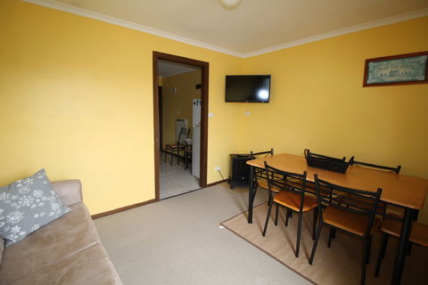 Alpen Glen 6 - Dalby Accommodation 2