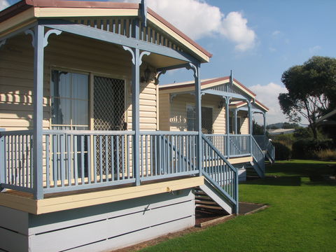 Barrack Point Holidays At Warilla Bowling Club - Dalby Accommodation 0
