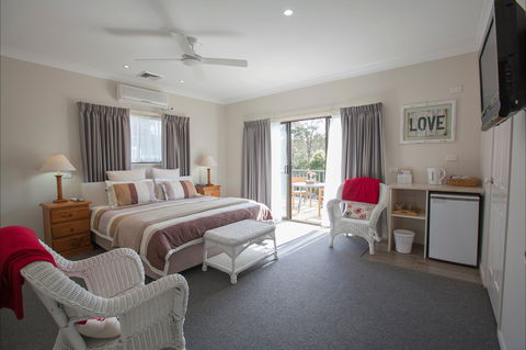 Batemans Bay Manor - Dalby Accommodation 0