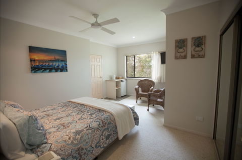 Batemans Bay Manor - Dalby Accommodation 1