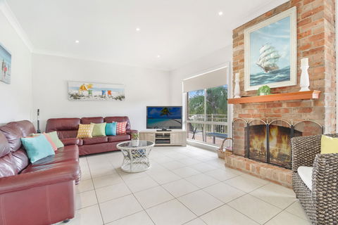 Bay Beauty - Dalby Accommodation 1