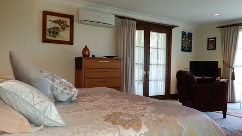 Bellbird Cottage Bed And Breakfast - Dalby Accommodation 0