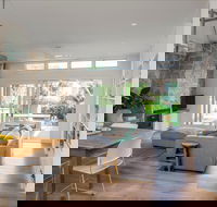 Bondi Beach House - Dalby Accommodation