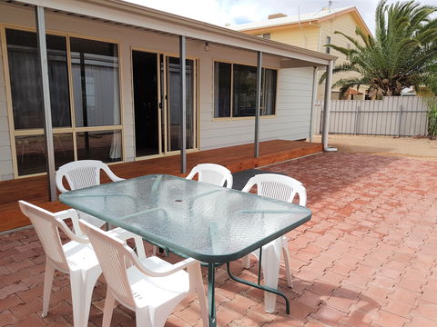 Cactus Hill - Dalby Accommodation 1