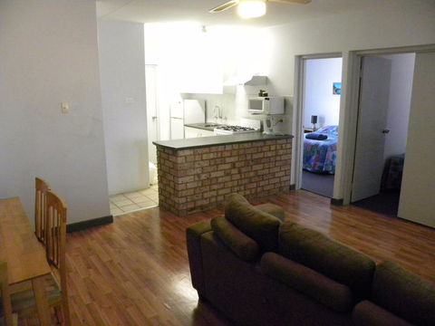 Carnarvon Central Apartments - Dalby Accommodation 0