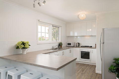 Coastal Cottage - Dalby Accommodation 2