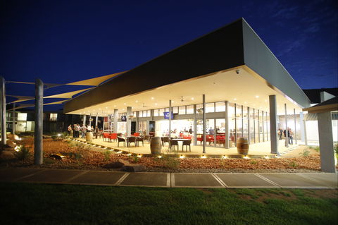 Crowne Plaza Alice Springs Lasseters - Dalby Accommodation 1