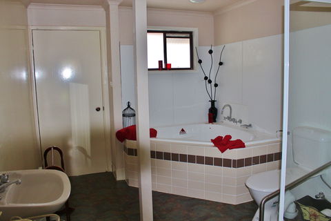 Dartmouth Motor Inn - Dalby Accommodation 0