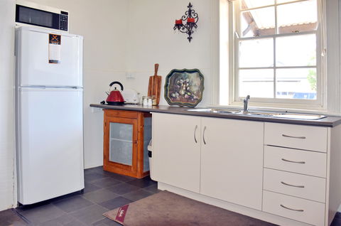 Henry On Yorkes Bed & Breakfast - Dalby Accommodation 1
