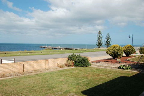 Jay Jay's Beach House - Dalby Accommodation 0