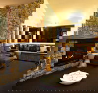 Kooloora Lodge - Dalby Accommodation