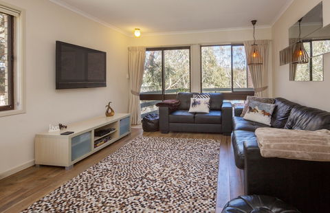 Lakeside Townhouse - Dalby Accommodation 0