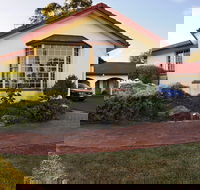 McNevins Warwick Motel and Gunyah Restaurant - Dalby Accommodation