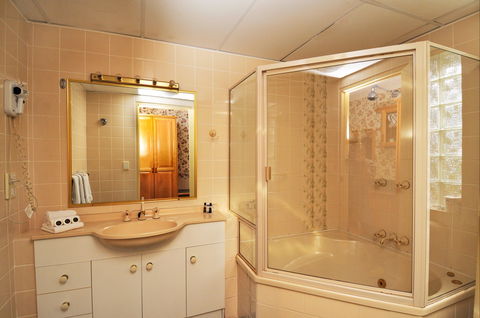 McNevins Logan Park Motel - Dalby Accommodation 2