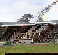 Old Whisloca Cottage - Dalby Accommodation
