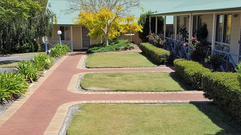 Park Avenue Holiday Units - Dalby Accommodation 1