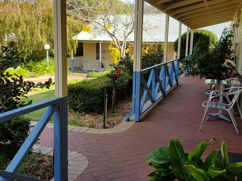 Park Avenue Holiday Units - Dalby Accommodation 2