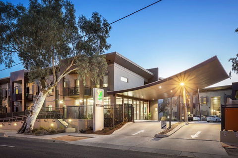 Quest Alice Springs - Dalby Accommodation 0