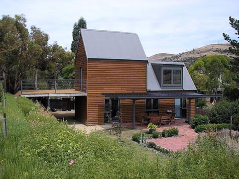 Red Brier Cottage Accommodation - Dalby Accommodation 0