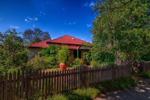 Rushton Cottage B&B Private Guest Studio - Dalby Accommodation 0