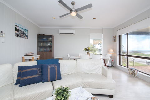 Shanti By The Sea - Dalby Accommodation 1