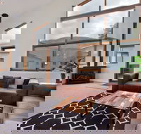 Snow Stream Apartments - Dalby Accommodation