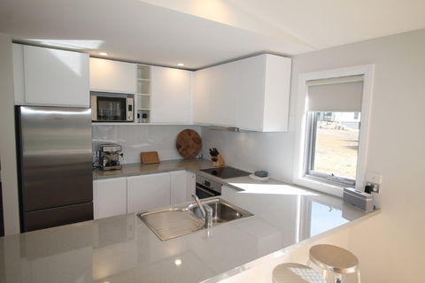 Stillwater Chalet A - Dalby Accommodation 1