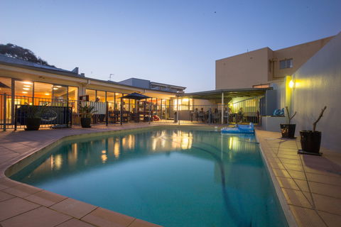 Sydney Beachouse YHA - Collaroy - Dalby Accommodation 0