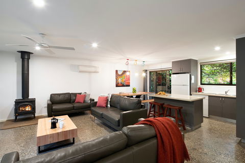 Tessies House - Dalby Accommodation 2