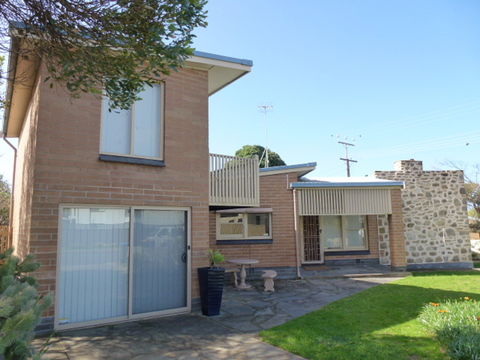 Te Whanau - Dalby Accommodation 1