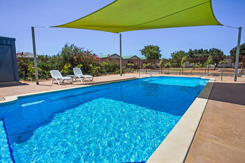 The Cove Holiday Village - Dalby Accommodation 0