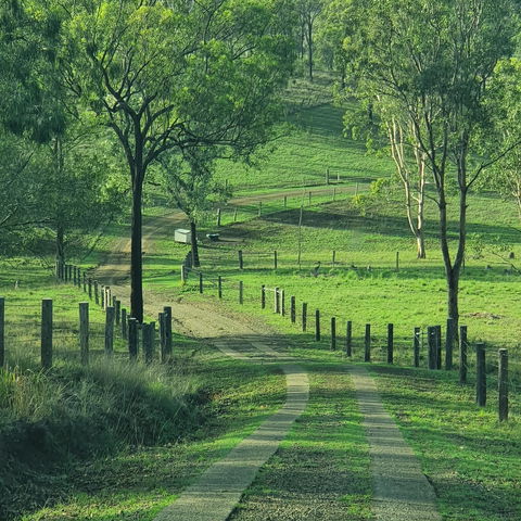 Vanbery Cottage Host Farm - Dalby Accommodation 2