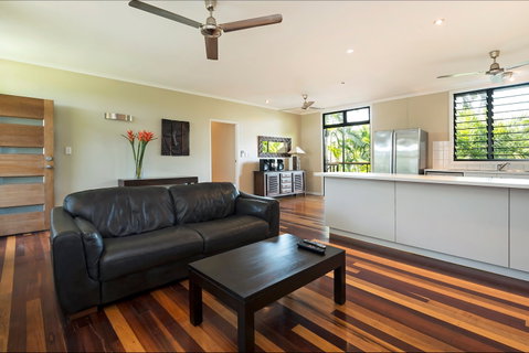 Villa Frangipani - Dalby Accommodation 1