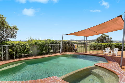 Windsors Edge Estate - Dalby Accommodation 0