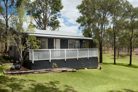 Worthington's Guest Cottage - Dalby Accommodation 0
