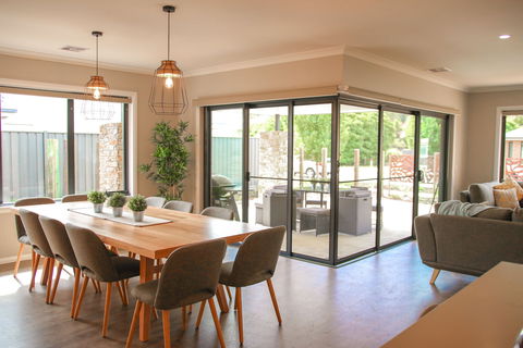 Amaroo - Dalby Accommodation 0