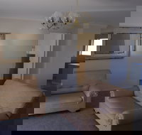 Blue Gum Farm Lodge - Dalby Accommodation